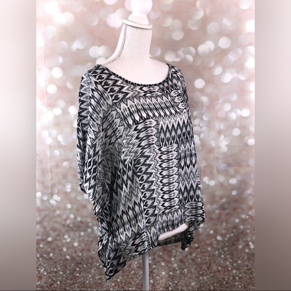 Black and white sheer blouse - Picture 3 of 5